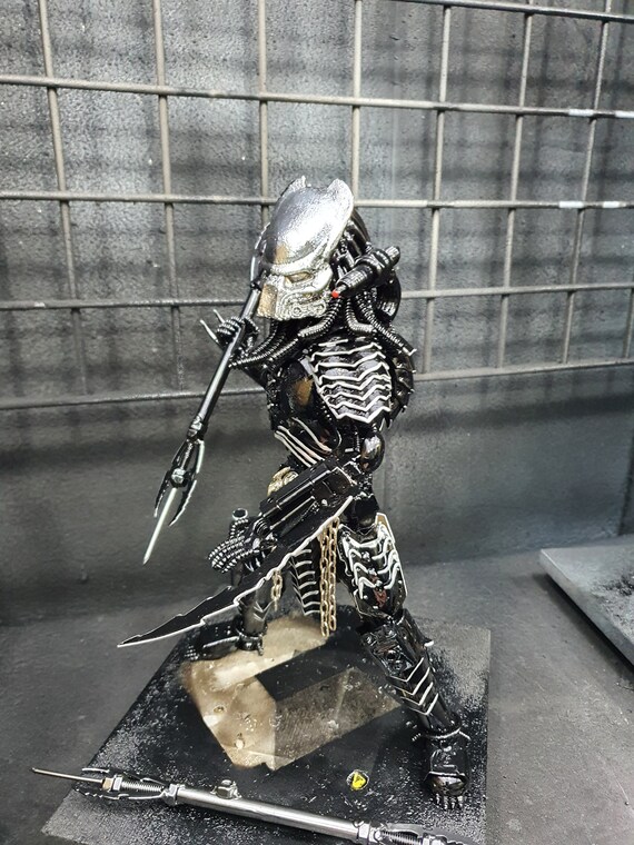 プレデター メタルアート 廃材メタルアート／エイリアンVSプレデター