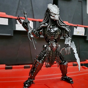 Predator scrap metal art - Etsy 日本