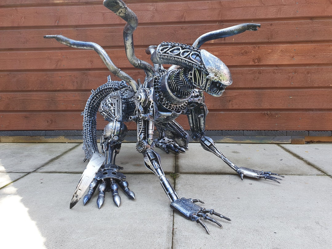 メタルアート 鉄製 アイアン エイリアン 高さ45cm 横30cm メタルアート 鉄製 アイアン エイリアン 高さ45cm 横30cm