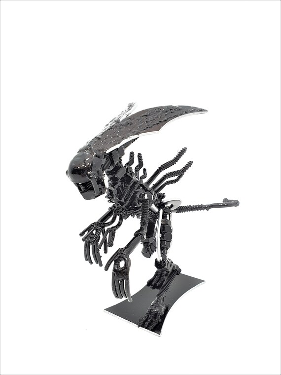 メタルアート 鉄製 アイアン エイリアン 高さ45cm 横30cm zxi-ir-sf-1