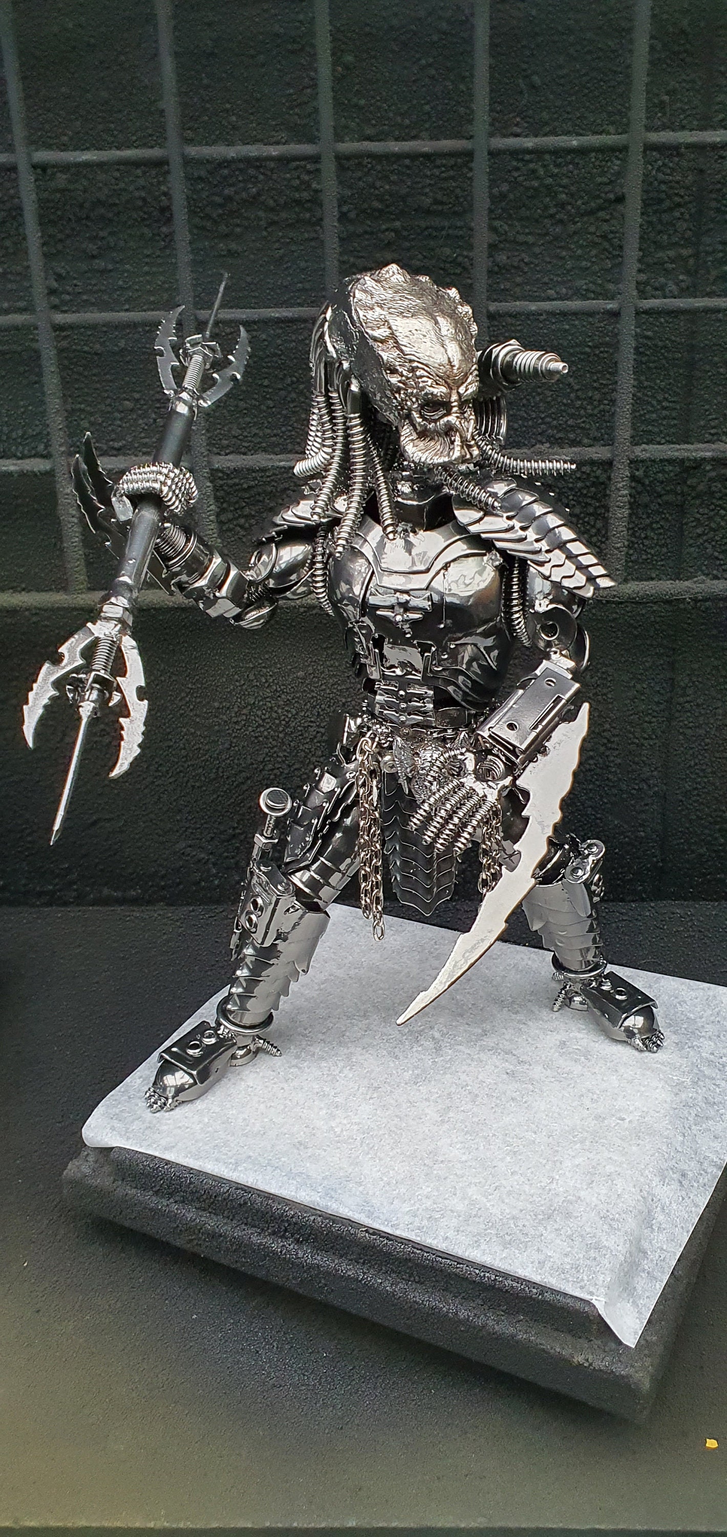 Predator scrap metal art - Etsy 日本
