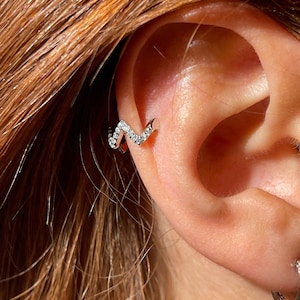 Silver Zig zag Ear cuff with cubic zirconias. 925 Sterling silver no piercing adjustable. Gold silver gold cartilage ring