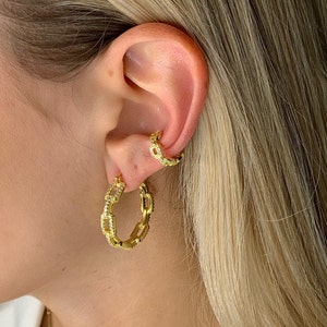 Gold Chain link ear cuff. Gold with cubic zirconias. Ear wrap no piercing