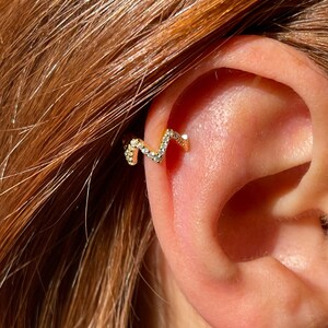 Gold Zig zag Ear cuff with cubic zirconias. 925 Sterling silver no piercing adjustable. Gold silver gold cartilage ring