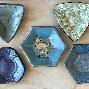 Adorable Stoneware Ceramic Pottery Trinket Dish/Bowl/Tea Bag/Spoon Holder