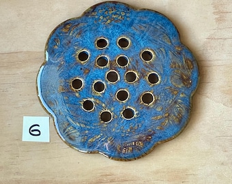 Soporte para flores de cerámica hecho a mano – Arreglista floral rústico de cerámica