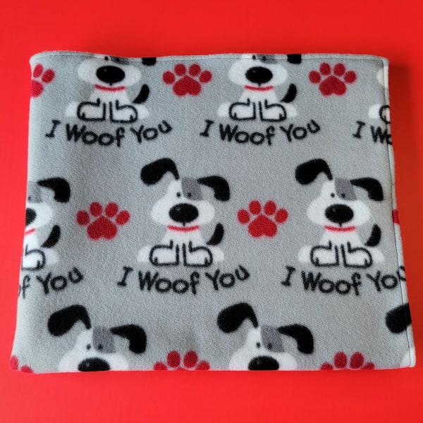 Fleece dog blanket puppy love print, double layer puppy blanket, crate blanket, chair cover, gift new dog owner, Christmas gift for puppy