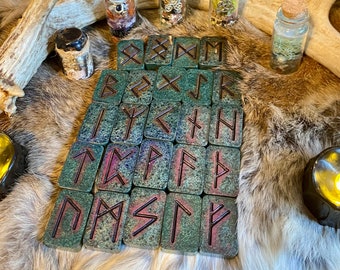 Resin Rune Set with Pouch & Meaning Card, Elder Futhark Runes, Old Norse Runes, Norse Runes, Norse Paganism, Altar Supplies, Divination Tool