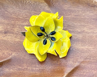 Vintage 60’s Yellow Flower Brooch, Vintage Floral Pin, Yellow Enameled Metal Brooch, MCM Brooch, Spring Jewelry, Retro Spring, Cottagecore