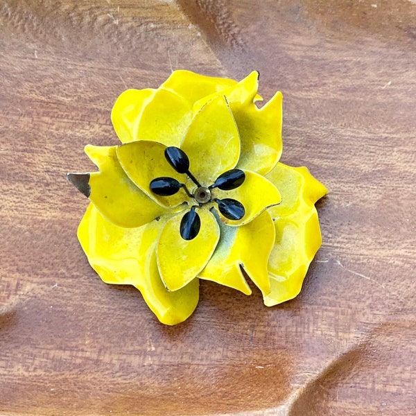 Vintage 60’s Yellow Flower Brooch, Vintage Floral Pin, Yellow Enameled Metal Brooch, MCM Brooch, Spring Jewelry, Retro Spring, Cottagecore