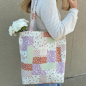 Flower Patch Tote Bag with Interior Pockets, Patchwork Cottagecore Canvas Shoulder Bag, Beach Bag, Shopping Bag Book Bag, Farmers Market Bag