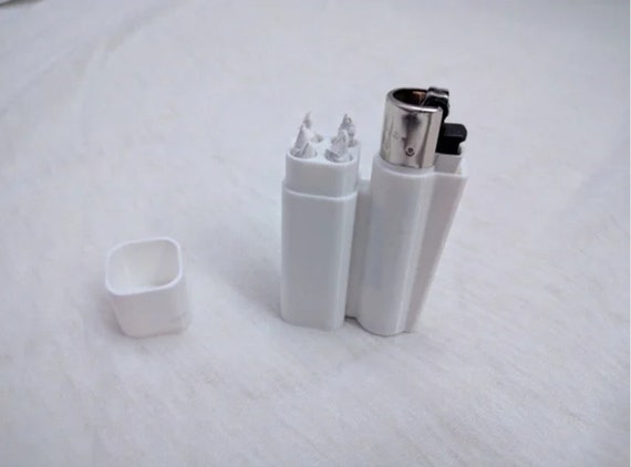 clipper lighter rolling cigarettes Clipper and rolled cigarettes case