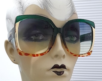 Light transparent duo ombre tint  brown green  shades gold embellished arm stylish sun shades gradient tinted sunglasses vintage 90s river