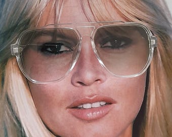 Transparent light green subtle aviators milano light comfortable chic stylish sun shades classic style sunglasses mens womens unisex vintage