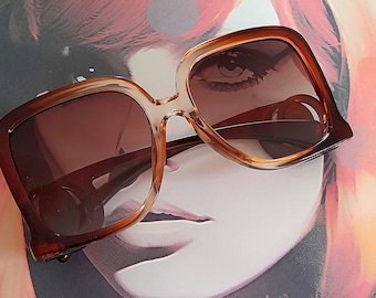 Brown tan kitsch 70s fashion sunglasses 50s americano pop 80s ibiza clubbing cruise  frame mod ska 60s beach  retro light square vintage