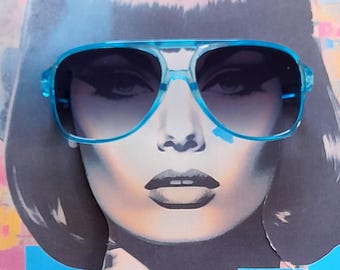 light frame 70s blue tint sunglasses jackie o 70s retro gradient tint oversized aviators shape  cool vintage style beach  ibiza