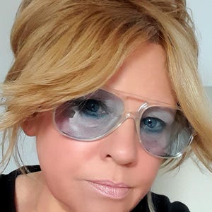 light frame 70s blue tint sunglasses  70s retro gradient tint oversized aviators   cool vintage style beach champions pool party  ibiza