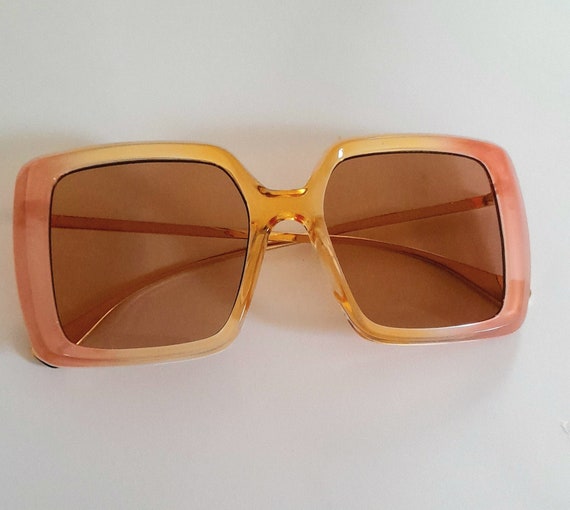 Peach pale coral retro sixties gradient tint ombr… - image 2