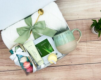 Caja de regalo de spa: Manta de punto, cuidado corporal vegano, baños de macarrones