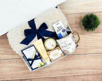 Caja de regalo de autocuidado: Set de spa vegano, manta polar y taza inspiradora