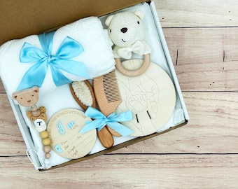 Caja de regalo para recién nacidos: manta de punto, sonajero de crochet y recuerdo