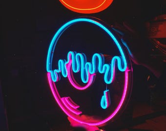 Melting Vinyl Record Led Neon Sign, Music Wall Décor, 90s theme party decoration - Choose your color, size and control your brightness!