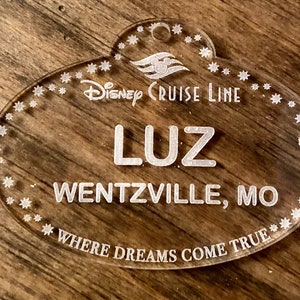 Disney Cruise Line Custom Cast Member Name Tag Portachiavi, ornamento, estensore di pesce regalo personalizzato