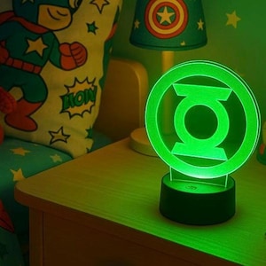 Linterna Verde LED acrílica de 16 colores Marvel Disney