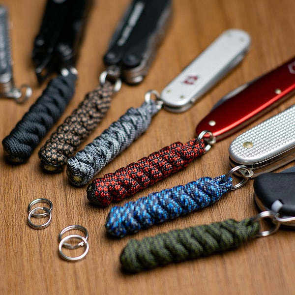 Laccetto per coltello in Paracord 550 fatto a mano con anello diviso, nodo a serpente, portachiavi EDC