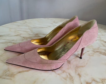 Vintage Emanuel Ungaro pink suede heels size 9. Narrow fit. Never worn.