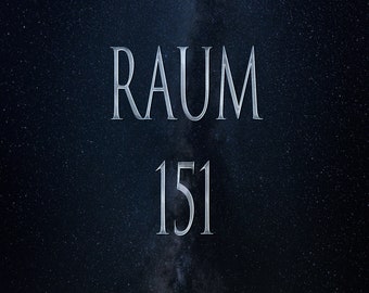 Puede incluir: Un cielo nocturno estrellado con la Vía Láctea visible. Las palabras "RAUM 151" están escritas en letras plateadas.