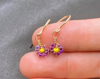 Women’s Flower Earrings, Flower earrings, purple flower earrings, dainty flower jewelry, seed bead earrings, seed bead flowers,