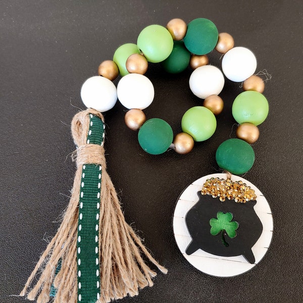 St Patrick’s Day Wood Bead Garland, St Patrick’s Day Tiered Tray Decor, Wooden Bead Garland, Farmhouse Beaded Garland, Garland With Tassel