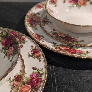 Royal Albert Old Country Roses.  Dinner Setting.  Set of 2.  Dinner Plate, Dessert Plate and Bowl.