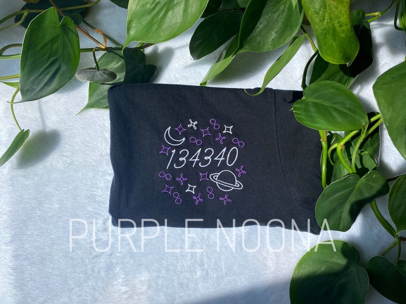 Embroidered 134340 Sweatshirt, Pluto sweater, Kpop Butter hoodie 画像 1