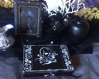 Wood box for cigarettes, box for Tarot cards, memory box, keepsake box, trinket box memories, Gothic glossy black color, Halloween gift idea