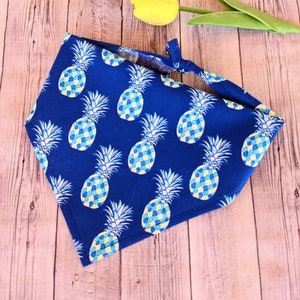 PINEAPPLES dog bandana, pineapple dog bandana, summer dog bandana, tie on dog bandana, pool dog bandana, dog bandana, tropical dog bandana