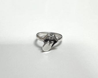 Silver Handcrafted Rolling Stones Ring Mouth With Tongue 925