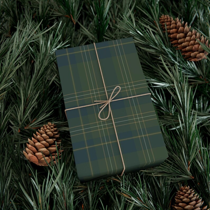 Rouleaux de papier cadeau écologique de Noël tartan écossais vert - oeuvres d'art originales - emballage cadeau simple sauge - nouvelle ferme moderne rustique image 5