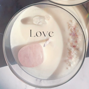 Iridescent Scorpio Candle with Healing Crystals for Manifestation // Zodiac Candle Love