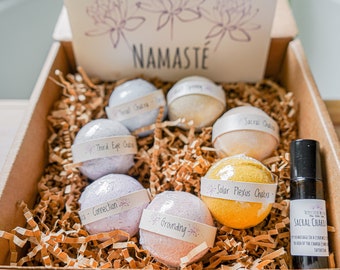 Organic Chakra Balancing Bath Bomb Set | Yoga Christmas Gift Idea | Chakra Self Care Gift Set | Energy Healing Gift  | Meditation Spa Gift |