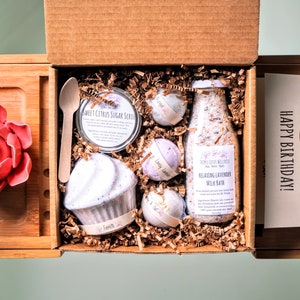 Happy Birthday Spa Gift Set | Self Care Birthday Gift Box | Spa Gift for Best Friend | Funfetti Cupcake Bath Bomb | Relaxation Bath Bomb Set