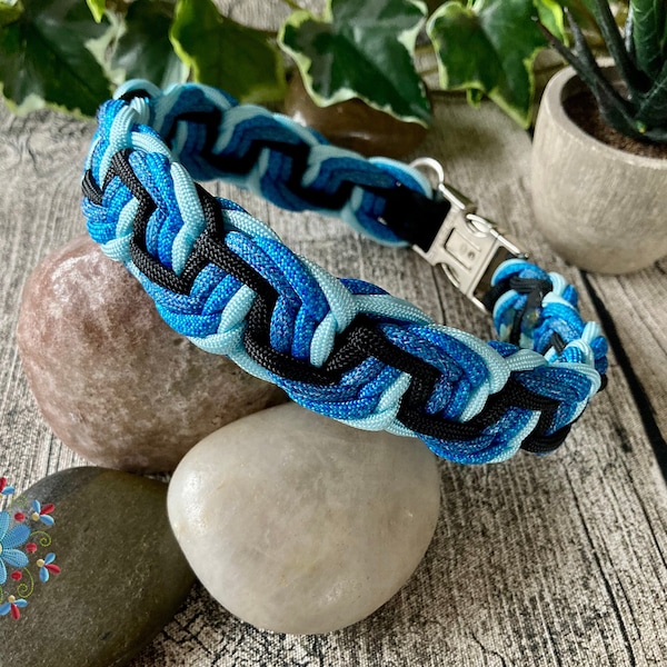 Braided dog collar handmade from paracord in SeaBreeze color combination, customizable