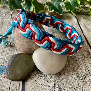 Braided dog collar handmade from Paracord in color combination MeltingIce, customizable