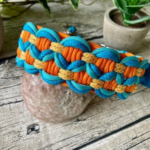 Braided wide dog collar handmade from paracord in the color combination RegalRed, customizable