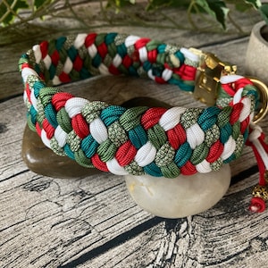 Braided dog collar handmade from paracord in color combination Christmas, customizable