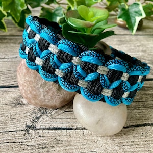 Braided wide dog collar handmade from paracord in a color combination of turquoise/black/silver, customizable