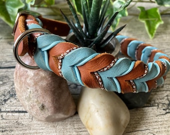 Two-tone dog collar handmade from oiled leather