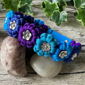 Braided flower dog collar handmade from paracord in color combination TouchOfMagic, customizable