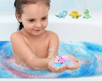 Dinosaur Bath Bomb with Toy Inside, Bath Bomb Gift Set for Kids, Safe Bath Bomb for Kids Bubble Bath, Fizzing Bath Bombs, Dinosaur Lovers